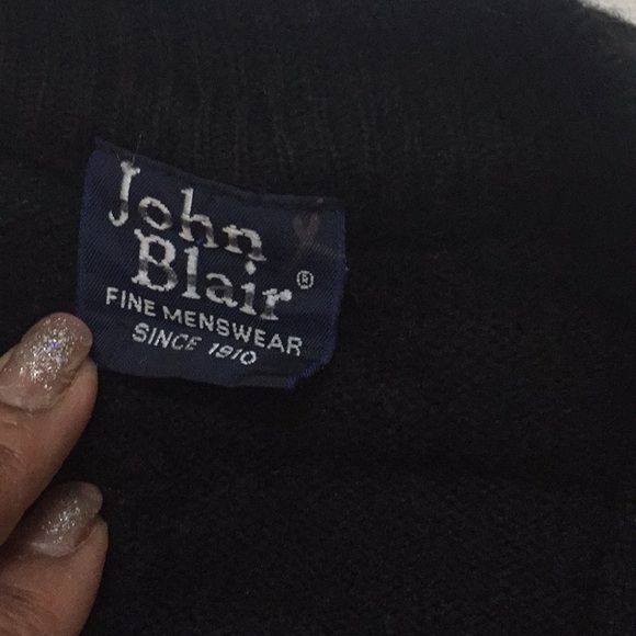 Black Plaid Cropped Button Down Sweater Cardigan - Picture 5 of 10